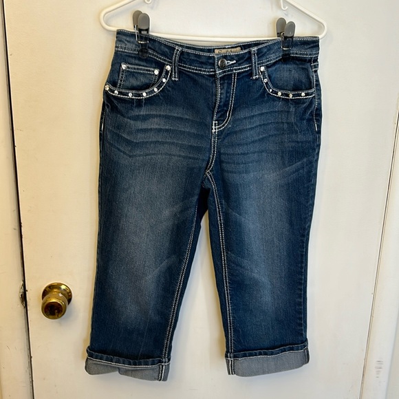 Earl Jean Women’s Capri Embellished Size 8P - Picture 3 of 7